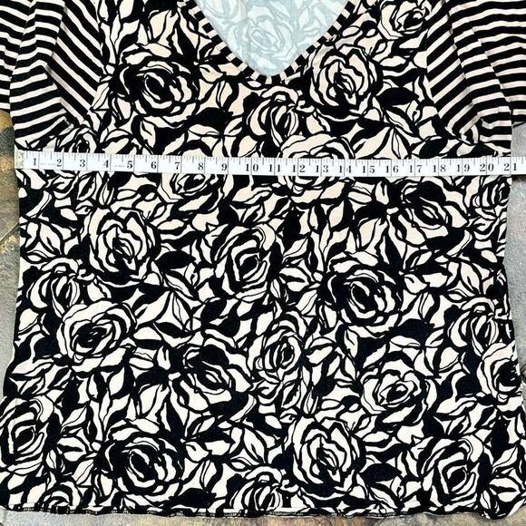 Zenergy By Chico’s Rose Floral Stripe V-neck 3/4 Sleeve Top 3 XL 16 - Picture 6 of 10